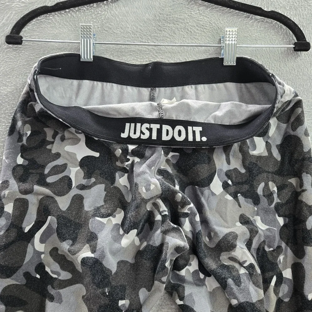 Nike Women Activewear Pants L Gray Leggings‎ Camouflage Logo 28